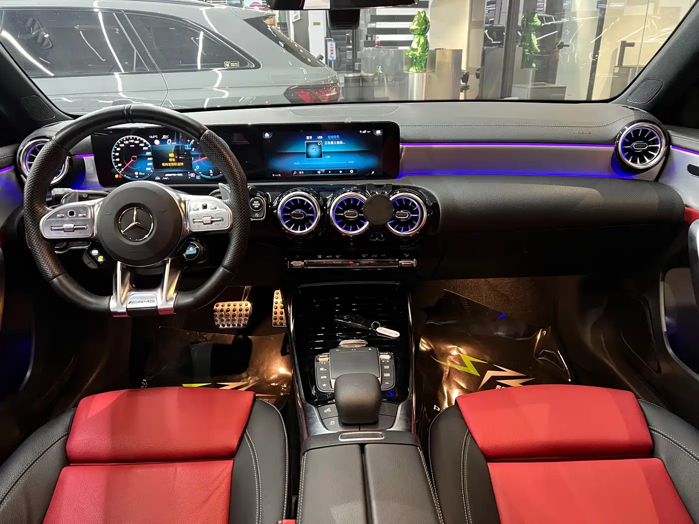 Mercedes-Benz A-Class AMG (Import) 2023 AMG A 35 4MATIC фото 10
