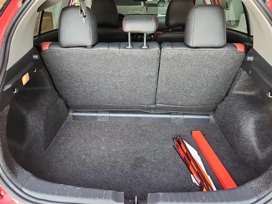 Toyota YARiS L Zhi Xuan 2015 1.5E Auto Charming Edition фото 4