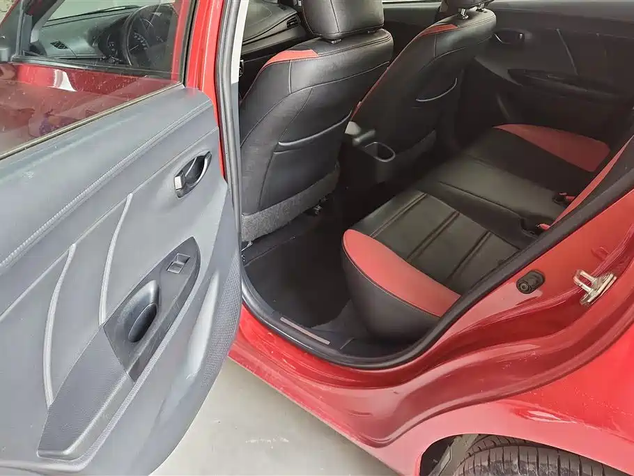 Toyota YARiS L Zhi Xuan 2015 1.5E Auto Charming Edition фото 11