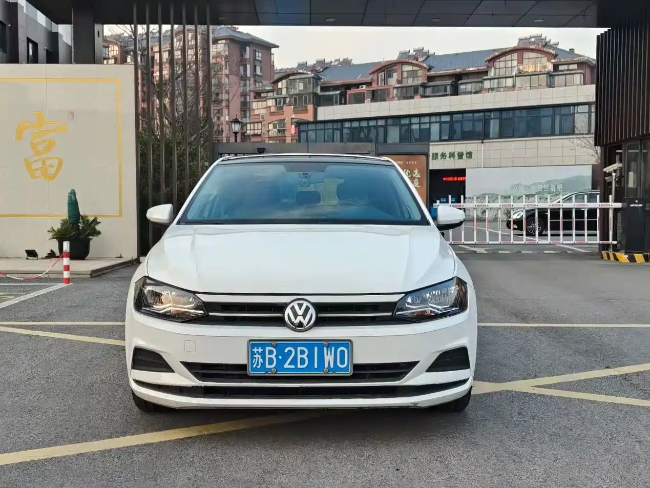 Photo 2 - Volkswagen Polo