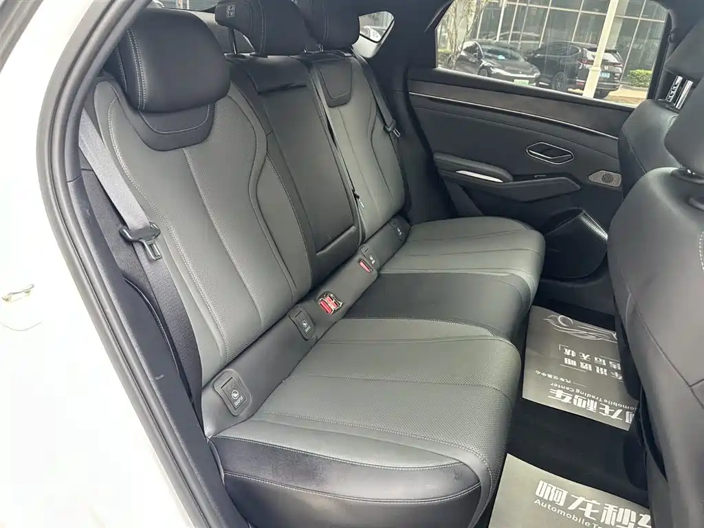 BYD Qin L 2024 DM-i 120KM Superior Edition фото 7
