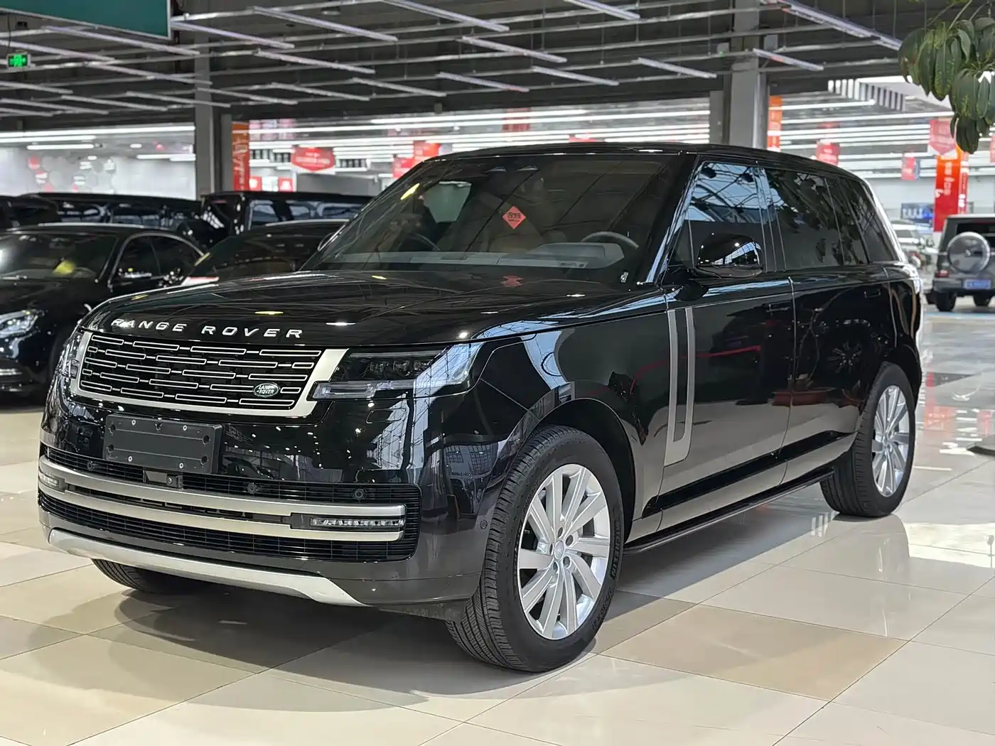 Land Rover Range Rover 2023 3.0 L6 360PS Golden Age Edition