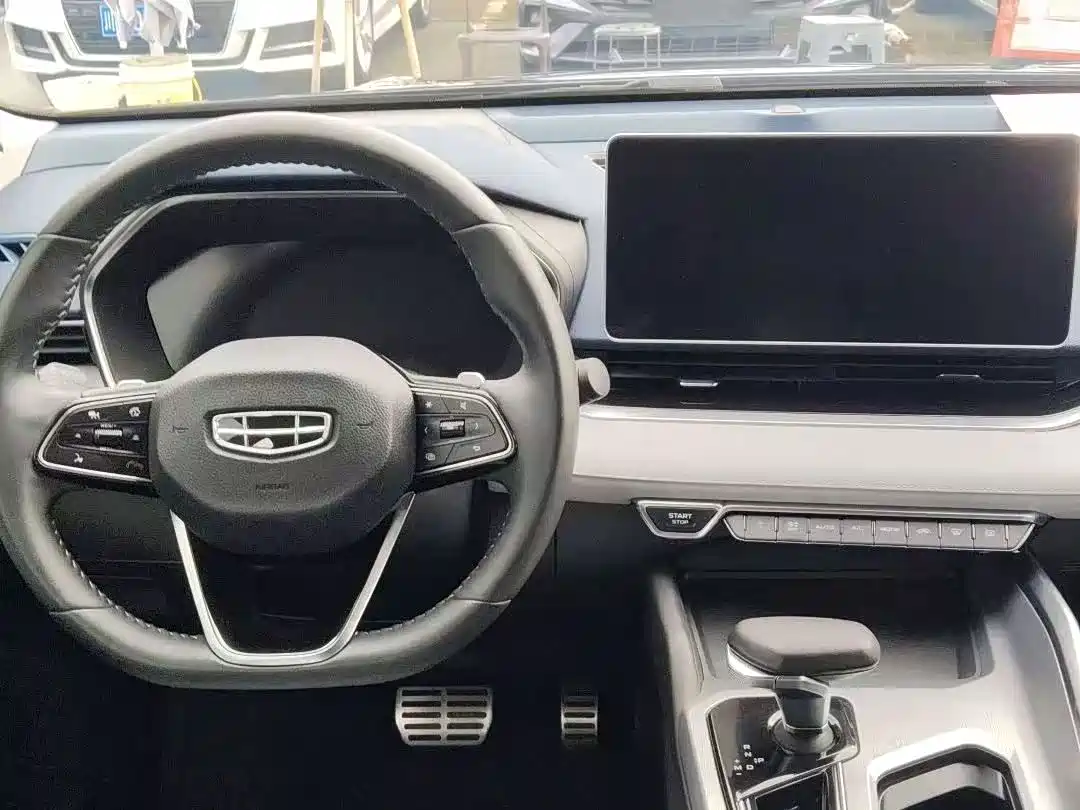Фото 6 - Geely Preface