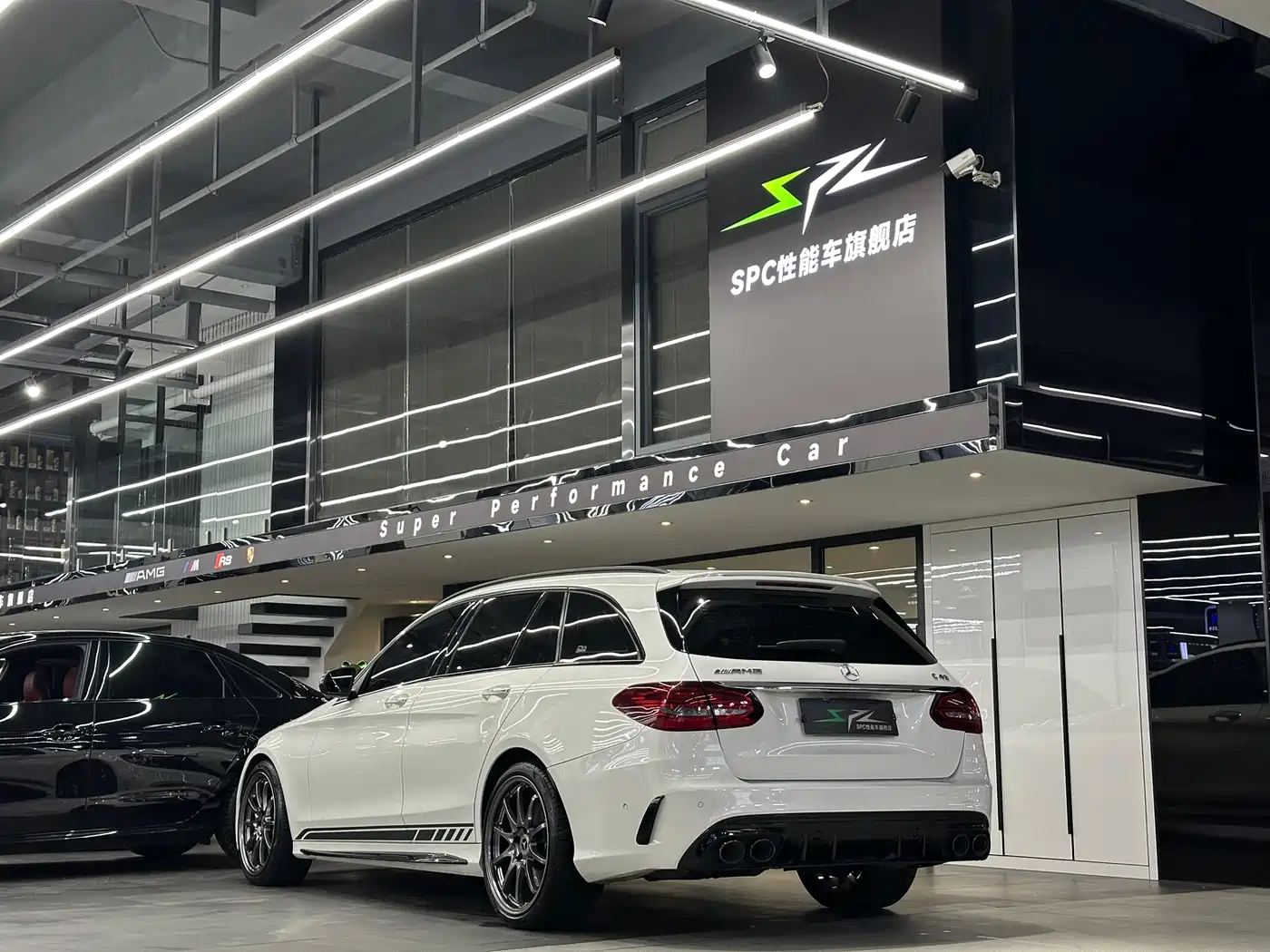 Mercedes-Benz C-Class AMG 2019 AMG C 43 4MATIC Estate Special Edition фото 16