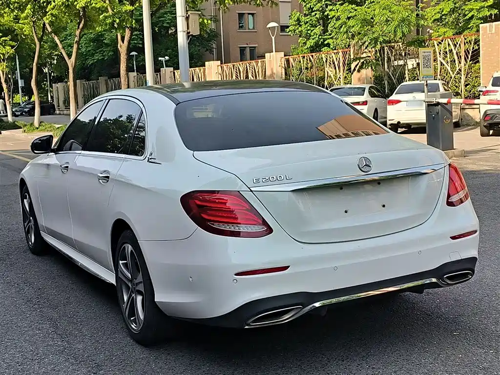 Mercedes-Benz E-Class 2016 E 200 L Sport Type фото 7