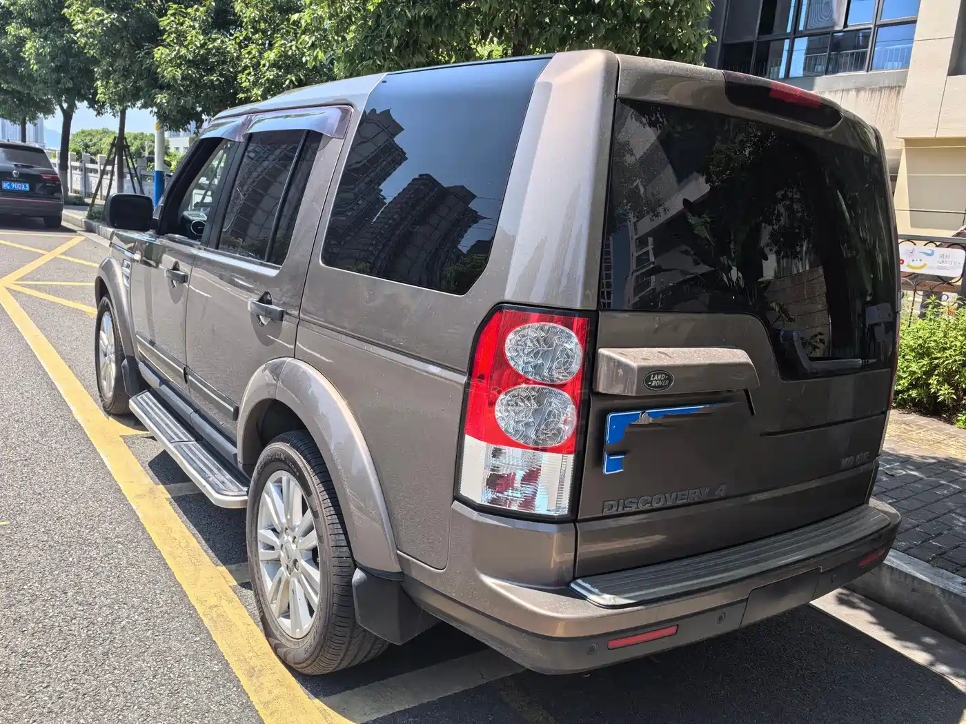 Land Rover Discovery 2012 5.0 V8 HSE фото 9