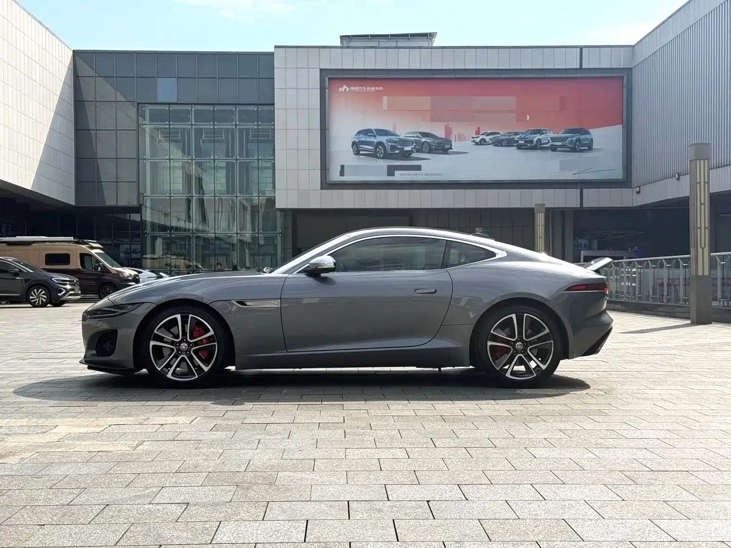 Фото 9 - Jaguar F-TYPE
