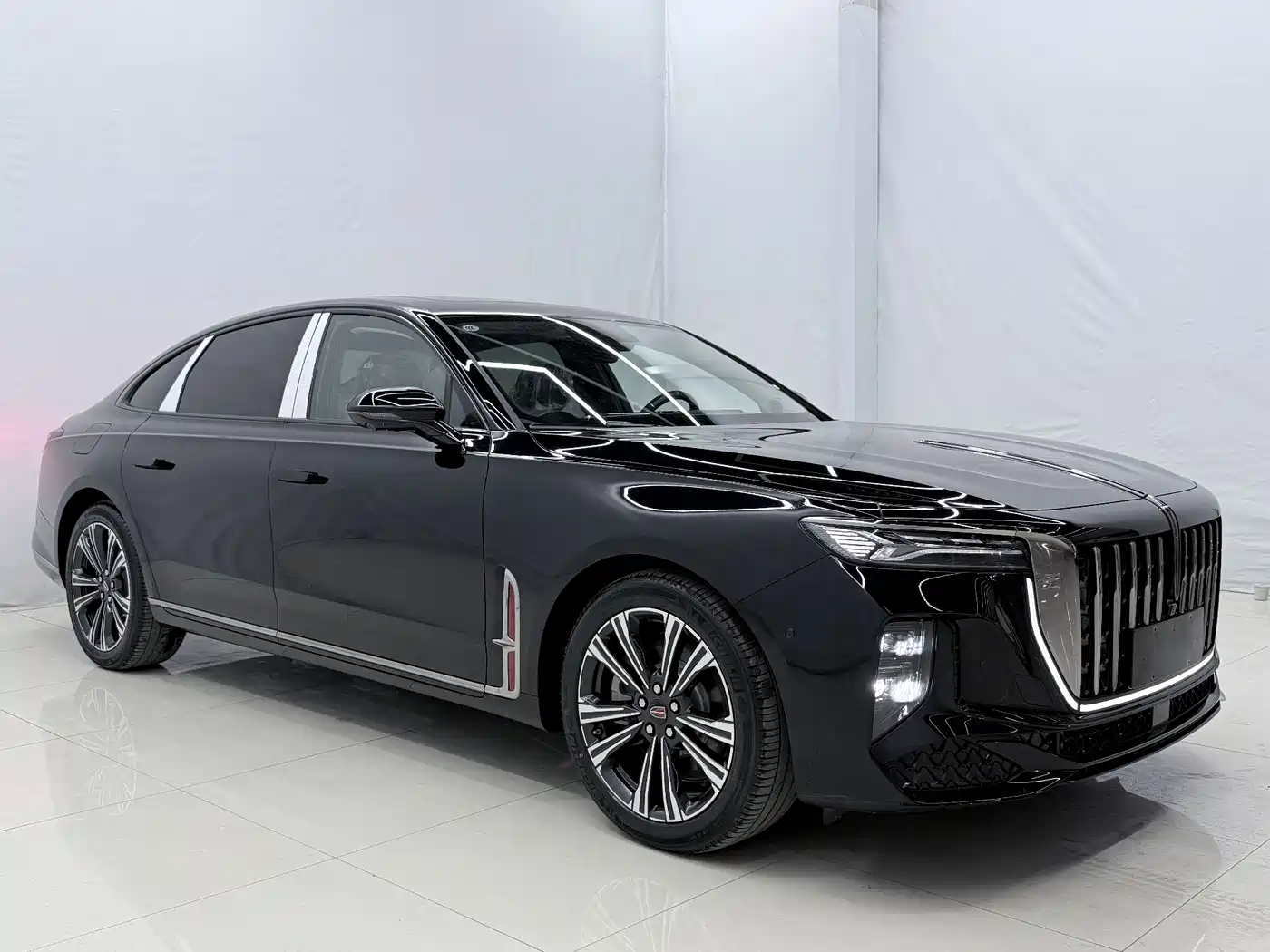 Hongqi H9 2024 2.0T Qi Chang Private Fashion Edition фото 3