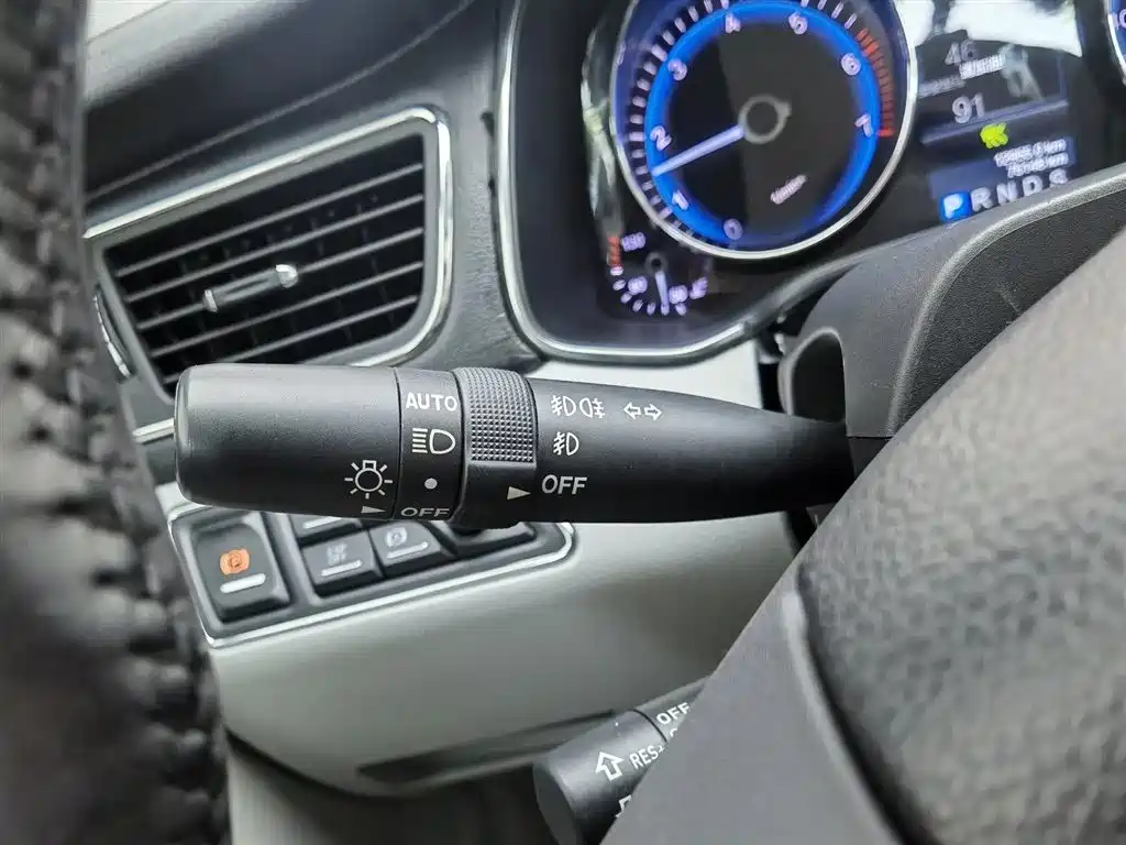 Hongqi H7 2015 3.0L Premium фото 21