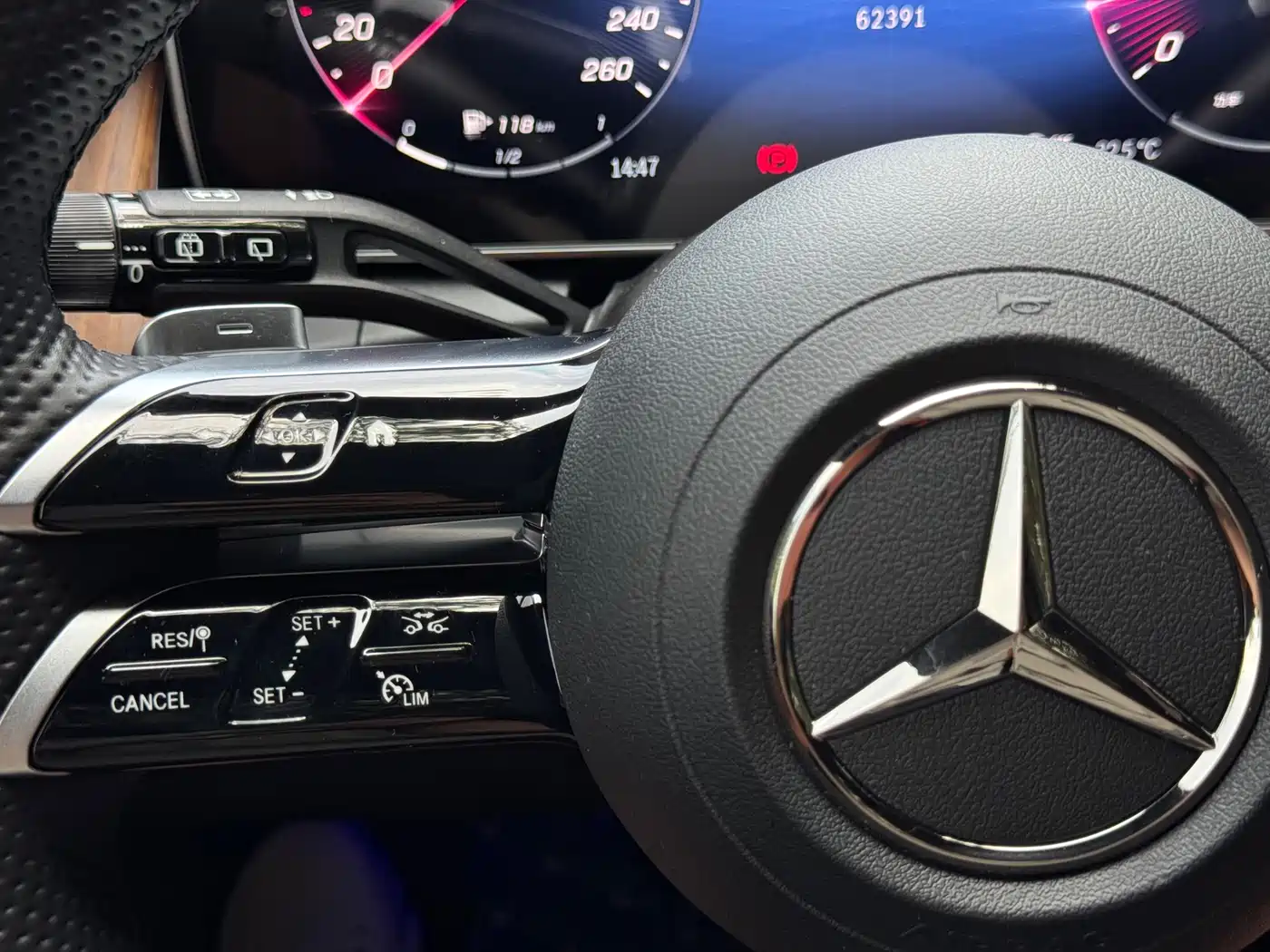 Mercedes-Benz GLC 2023 GLC 300 L 4MATIC Sport 5-Seater фото 13