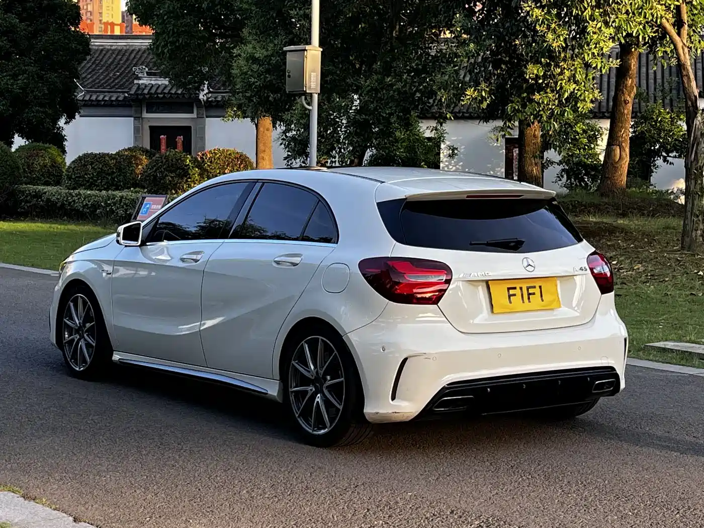 Mercedes-Benz A-Class AMG (Import) 2016 AMG A 45 4MATIC фото 7