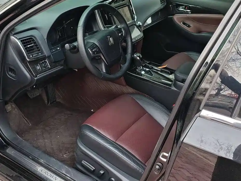 Toyota Crown 2018 2.0T Sport Edition фото 5