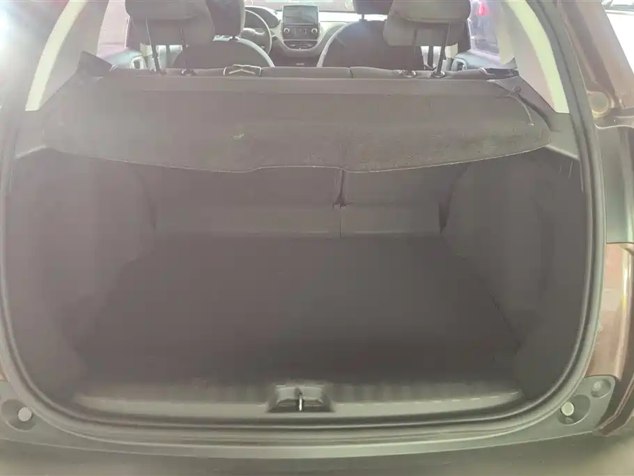 Peugeot 2008 2015 1.6L Automatic Cool Edition фото 4