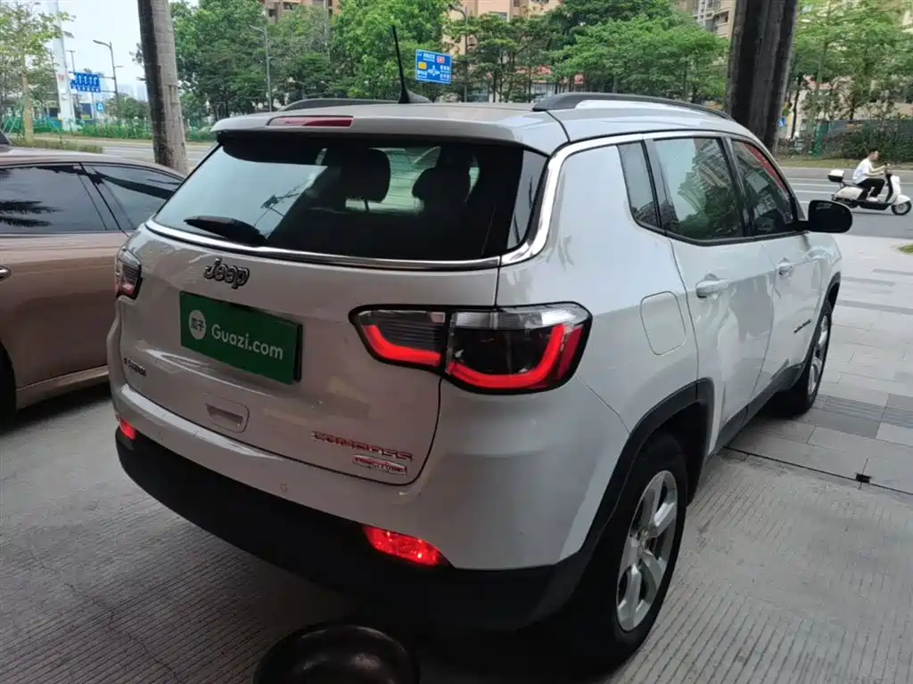 Фото 7 - Jeep Compass
