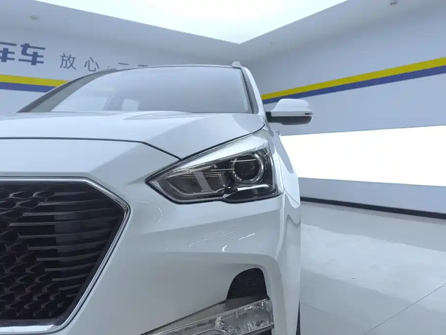 Haval M6 2018 2018 Facelift 1.5T DCT 2WD Elite Edition