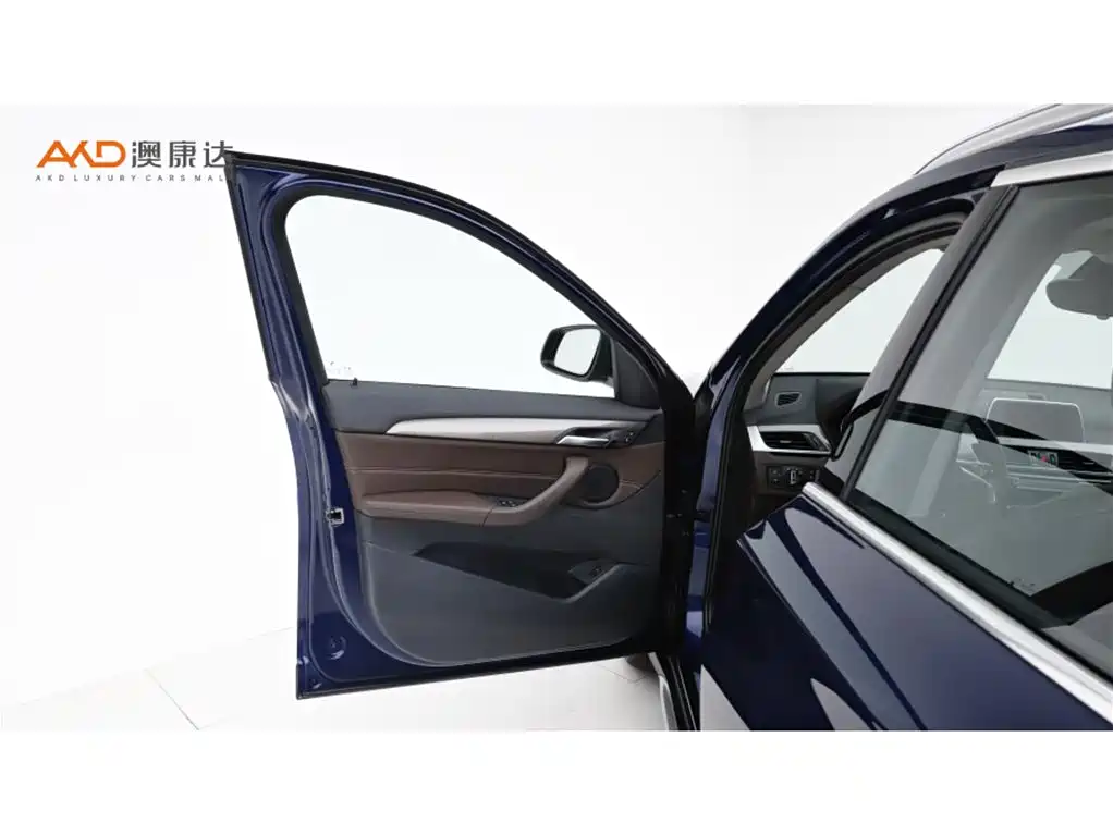 BMW X1 2019 sDrive18Li Premium Model фото 10