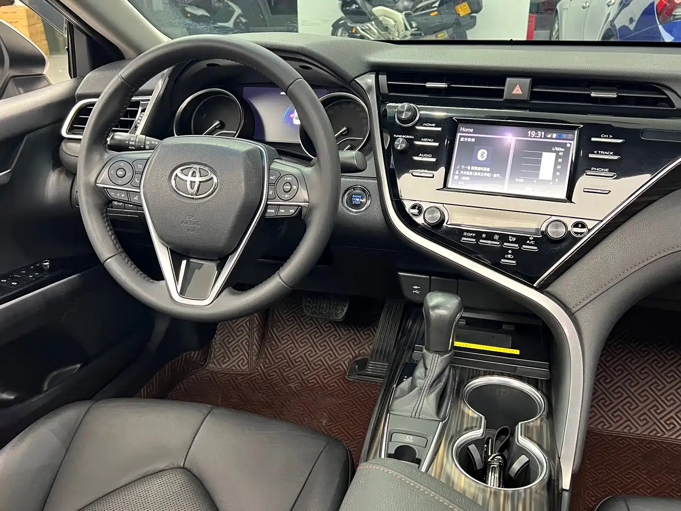 Toyota Camry 2018 2.0G Luxury Edition фото 16