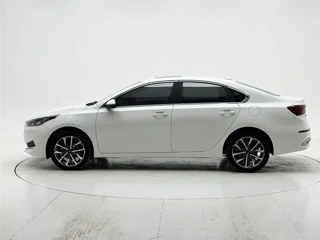 Kia K3 2021 Facelift 1.5L CVT Fashion Edition фото 7