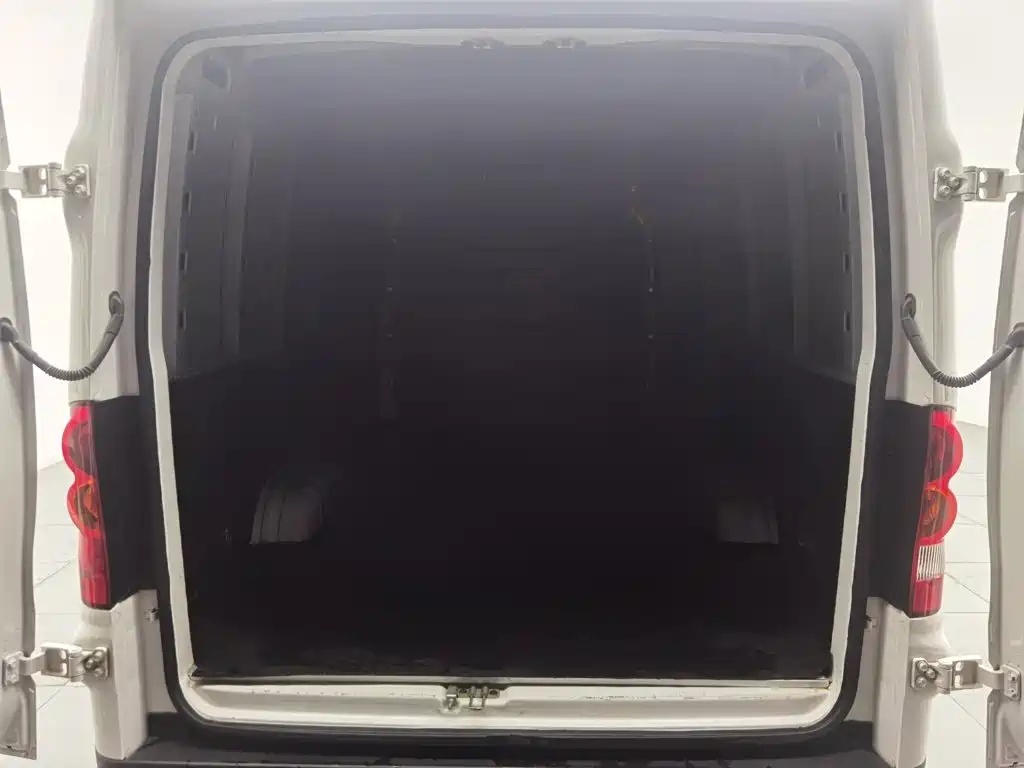 Lingshi Auto Ling Shi Golden Warehouse 2024 2023 Economy Edition Economy Cabin
