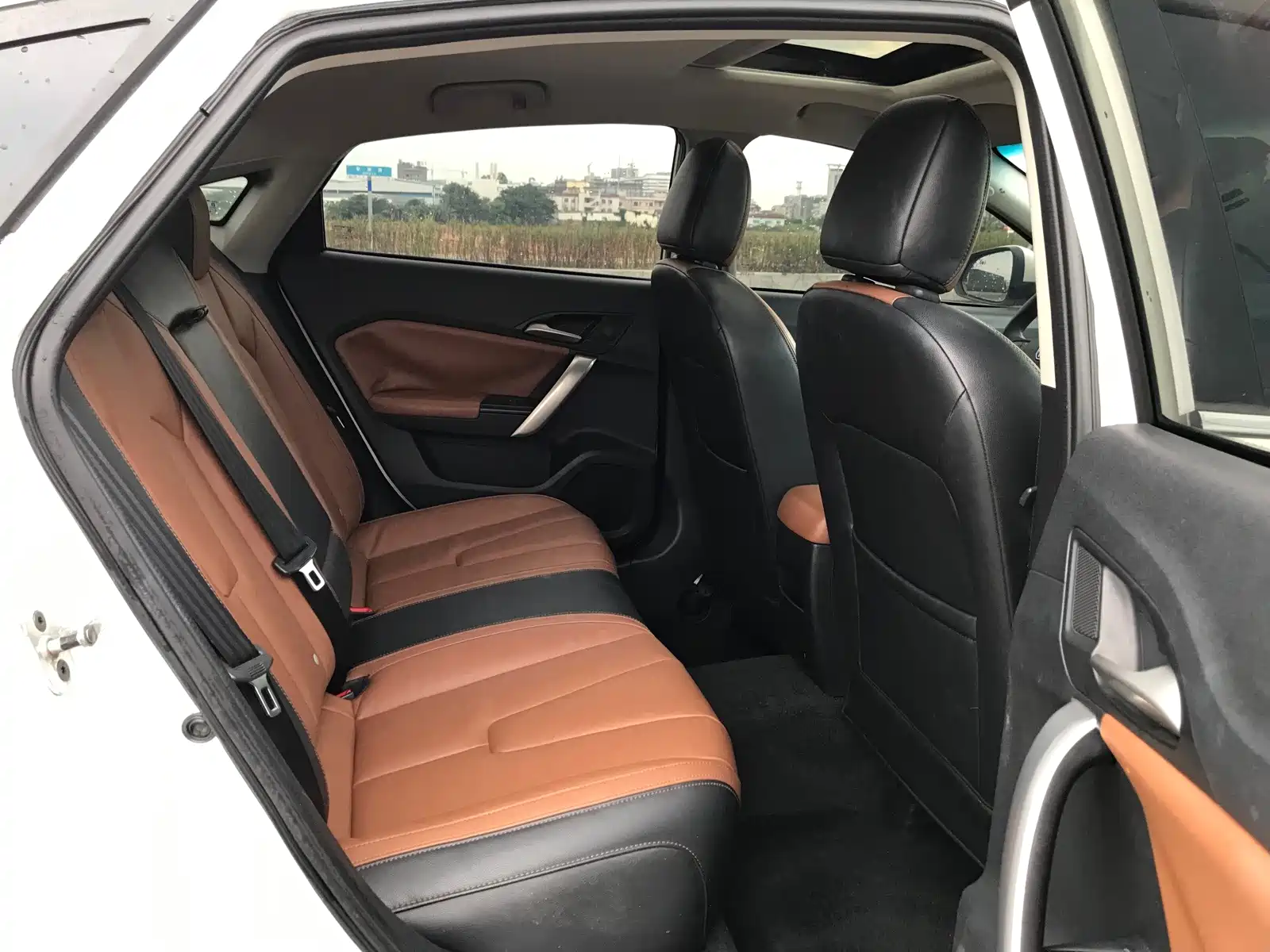 Фото 8 - MG GT