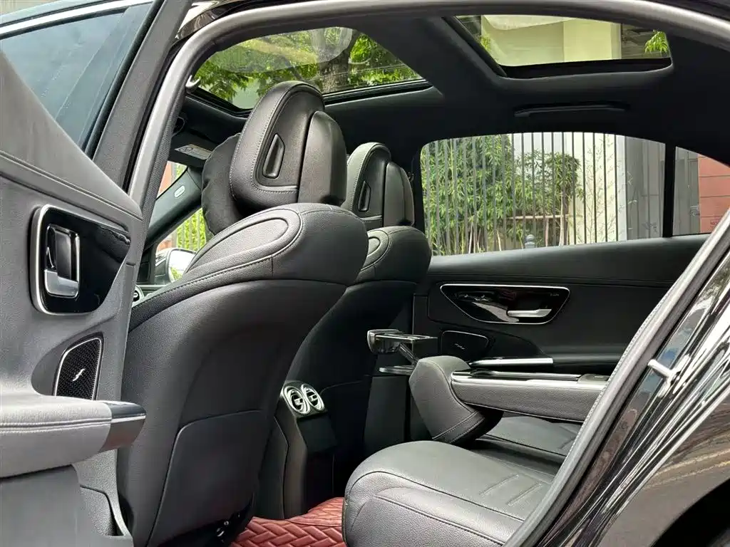 Mercedes-Benz C-Class 2024 Facelift III C 260 L Sport фото 5