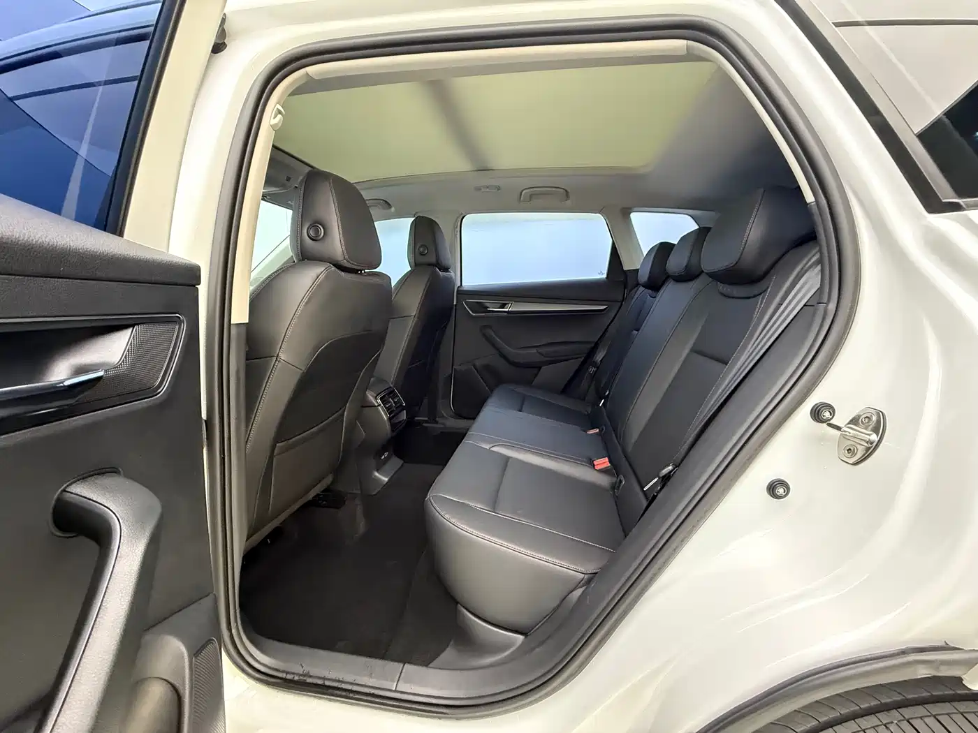 Škoda Karoq 2023 TSI280 Premium Edition фото 15