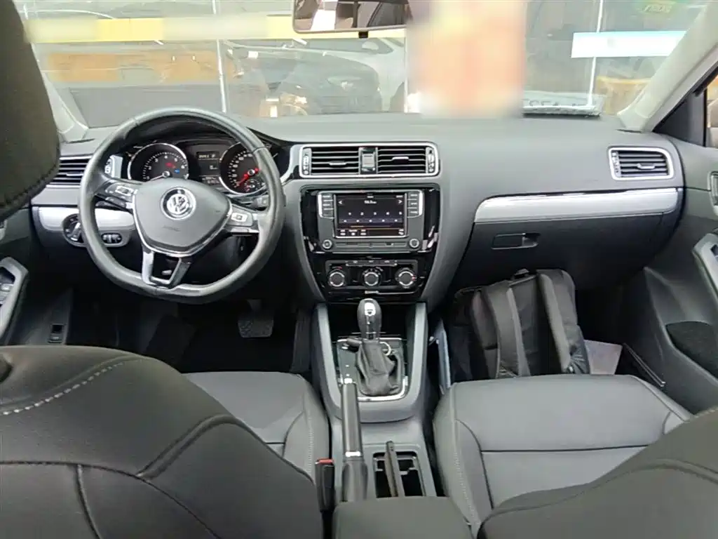 Volkswagen Sagitar 2017 230TSI Automatic Comfort фото 10
