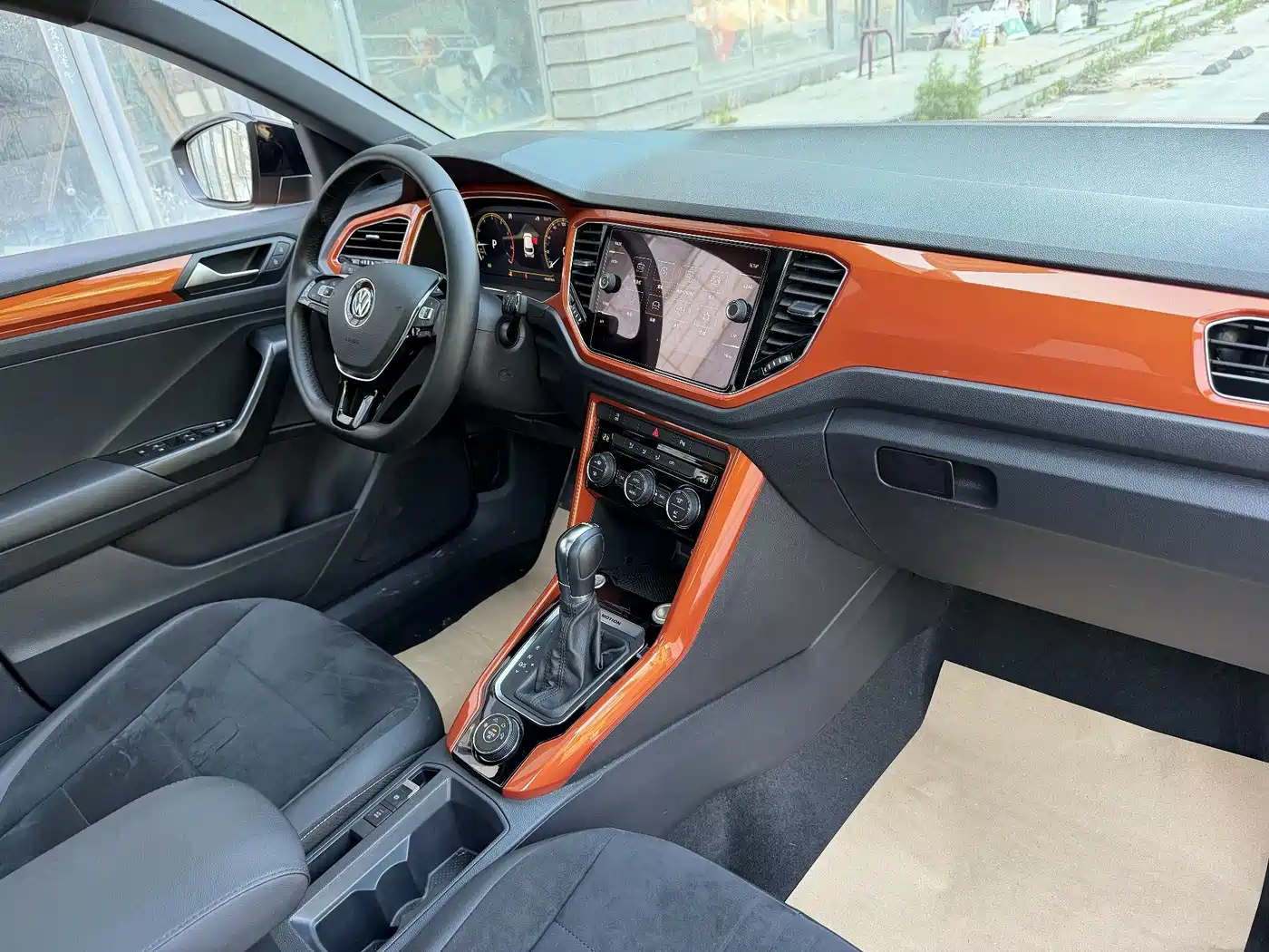 Volkswagen T-ROC 2018 280TSI DSG 4WD Luxury (China V) фото 7