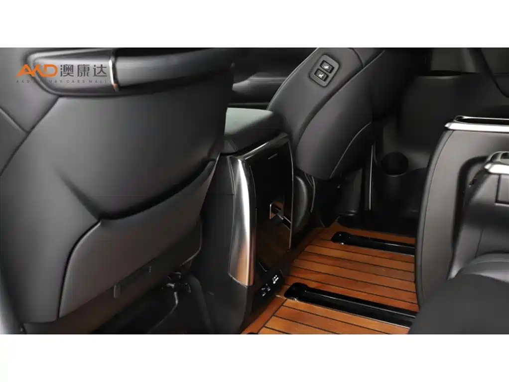 Фото 10 - Toyota Vellfire