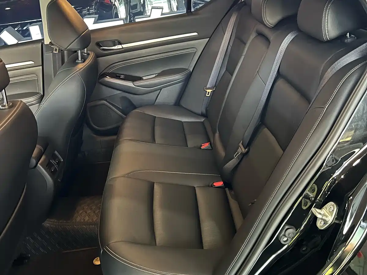 NISSAN TEANA