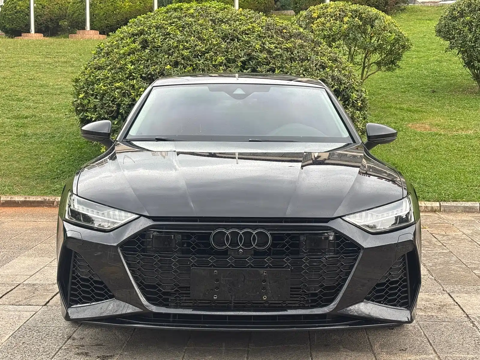 Photo 2 - Audi A7L