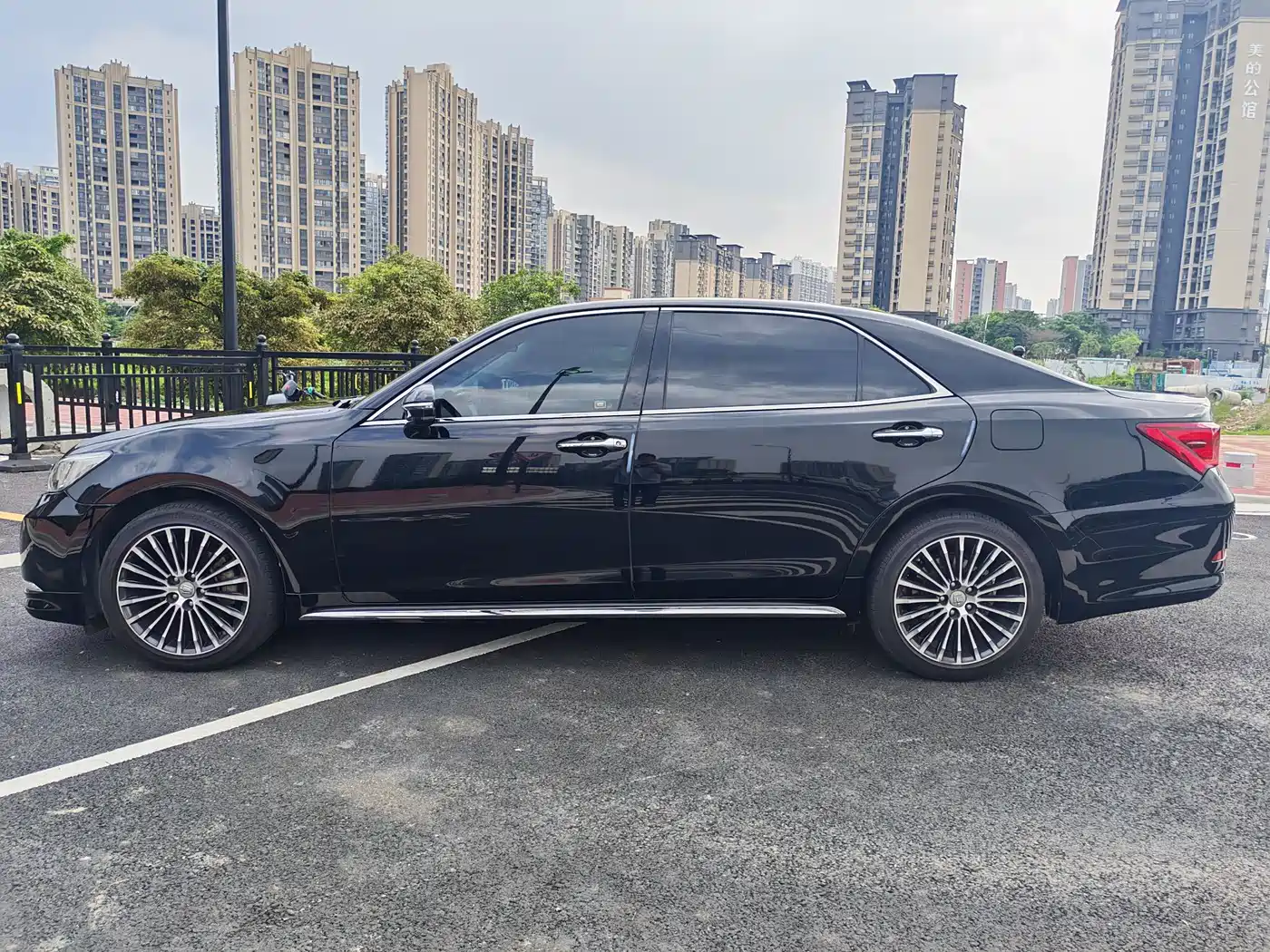 Toyota Crown 2017 2.0T Sport Edition фото 4
