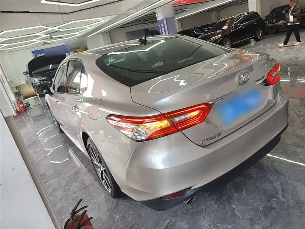 Toyota Camry 2021 2.5G Luxury Edition фото 5