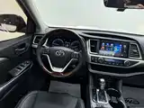 Фото 10 - Toyota Highlander