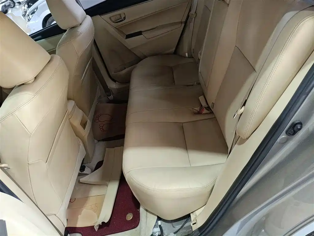 Toyota Corolla 2014 1.8L CVT Supreme Edition фото 13