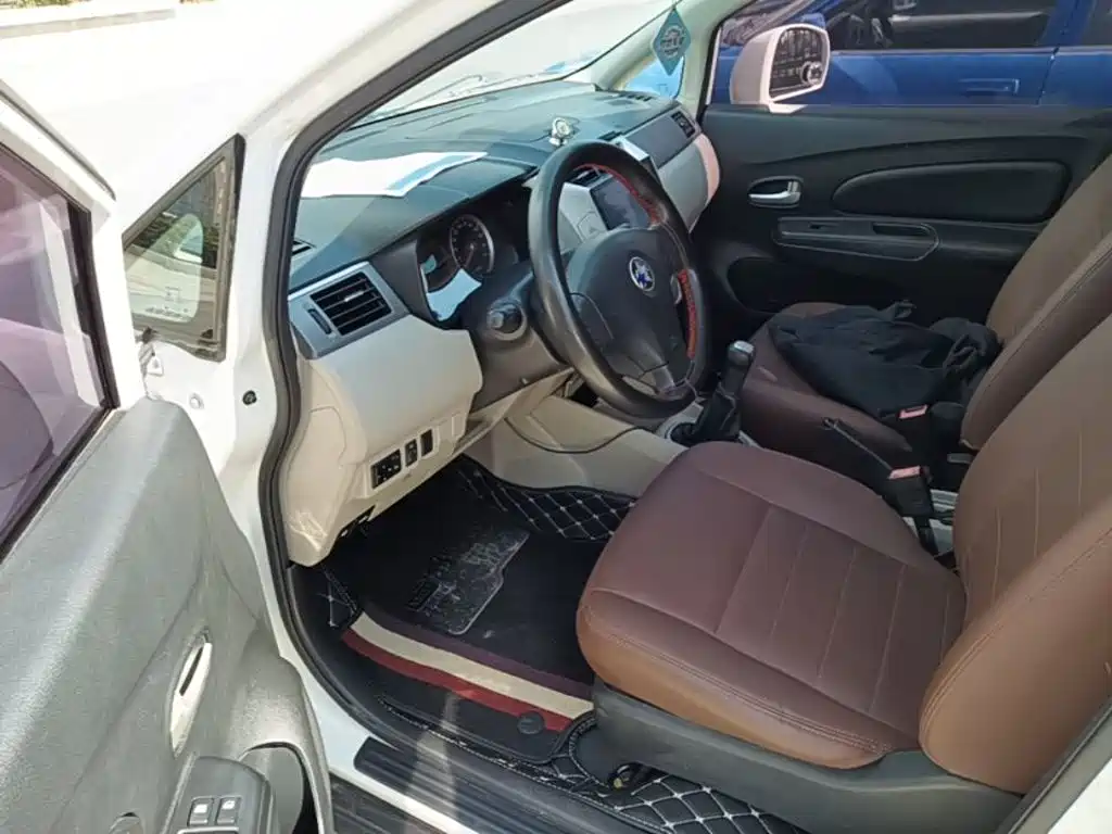 Venucia R50 2017 2016 Model 1.6L Manual Elite Edition
