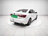 Фото 6 - Roewe i6
