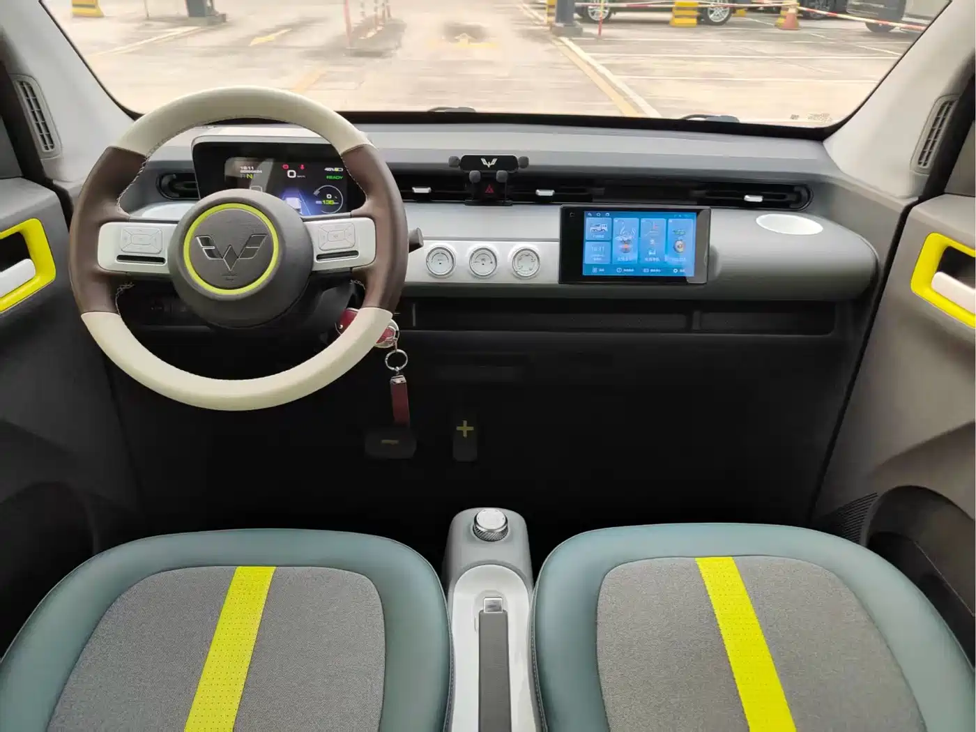 WULING AUTOMOBILE HONGGUANG MINIEV