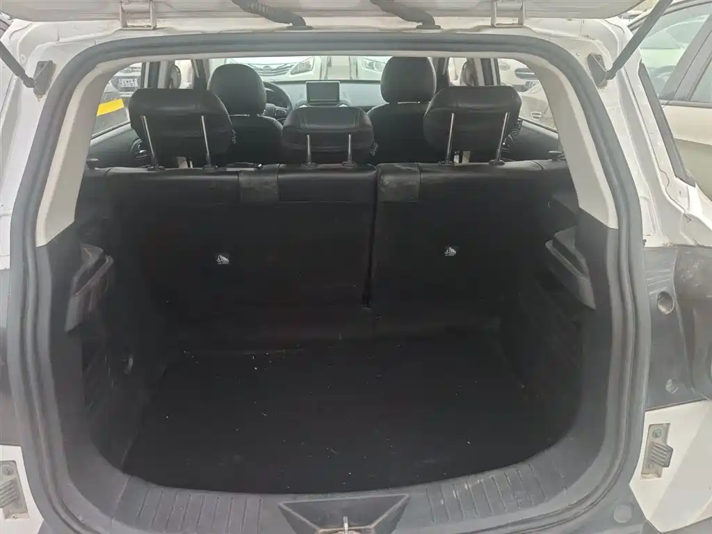 BAIC Changhe Q35 2017 2016 1.5L Automatic Smart Edition