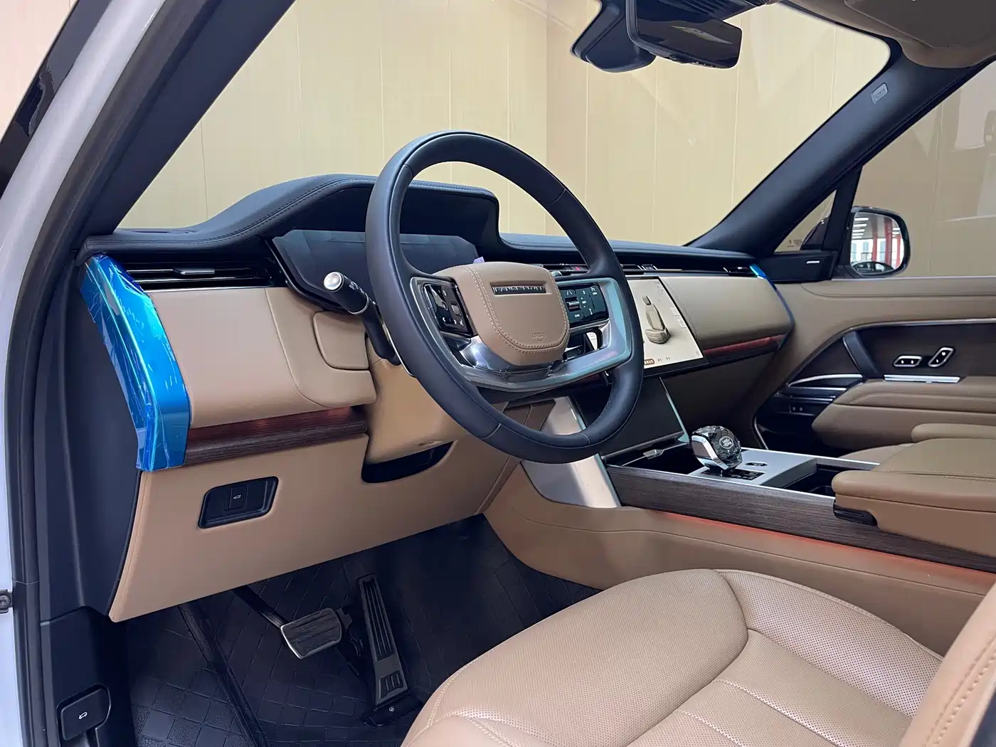 Land Rover Range Rover 2025 2025 3.0 L6 400PS Flourishing Era Extended Wheelbase