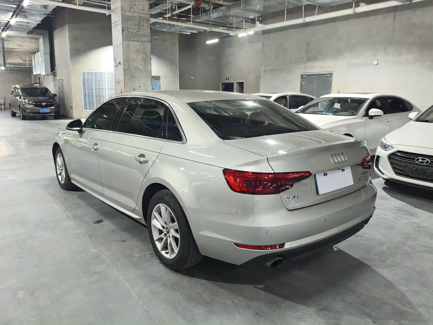 Audi A4L 2017 40 TFSI Progressive фото 5