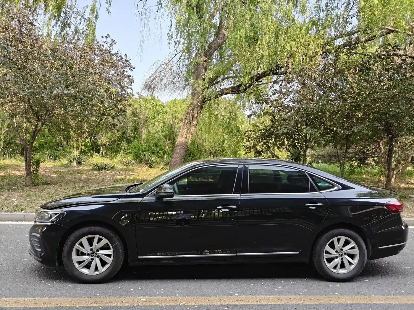 Volkswagen Passat 2024 280TSI Business Edition фото 8