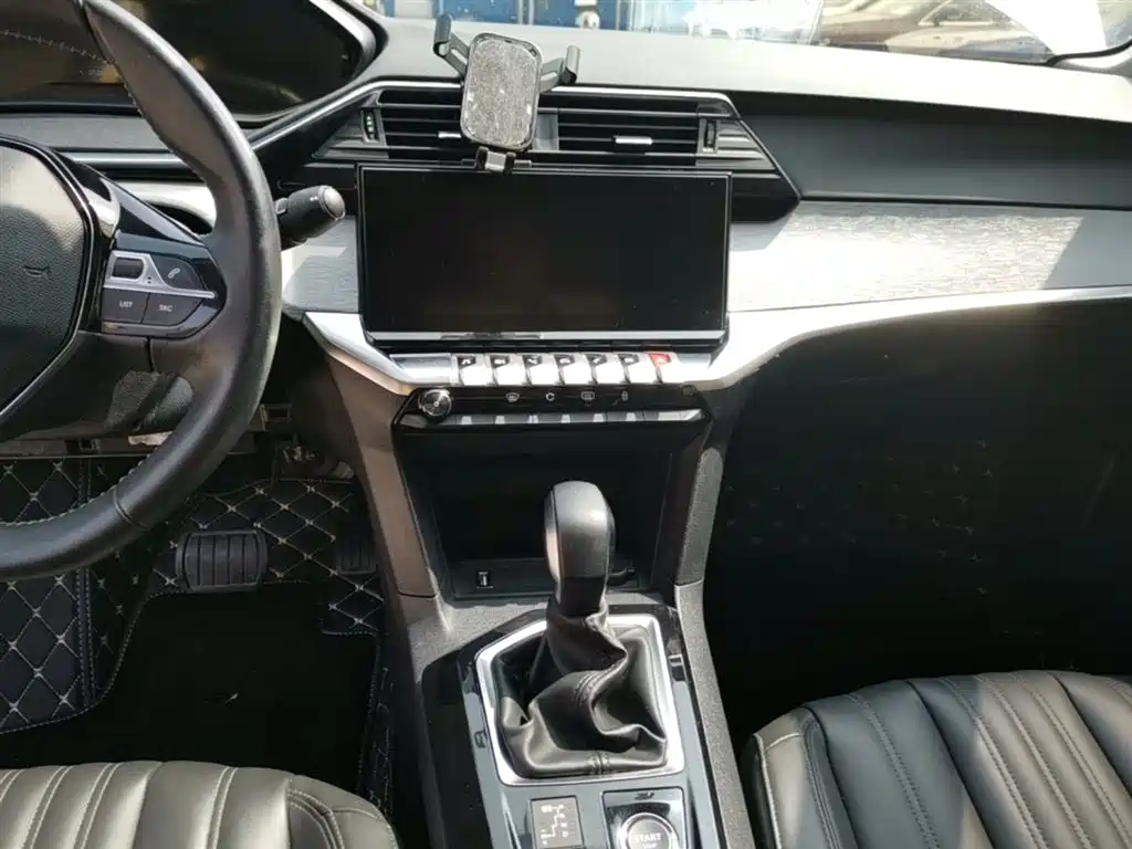 Peugeot 408 2022 1.6T Light Chaser Edition фото 13