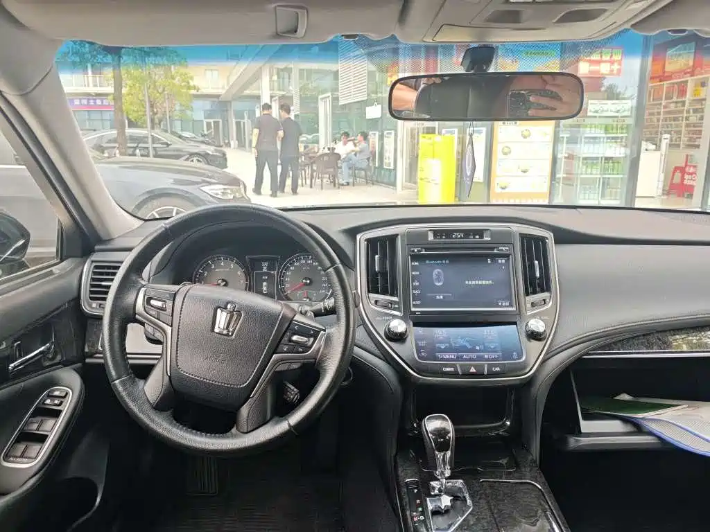 Toyota Crown 2019 2018 2.0T Fashion Edition