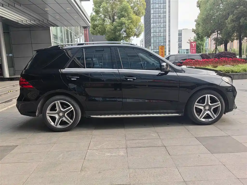 Mercedes-Benz GLE 2015 GLE 400 4MATIC фото 5