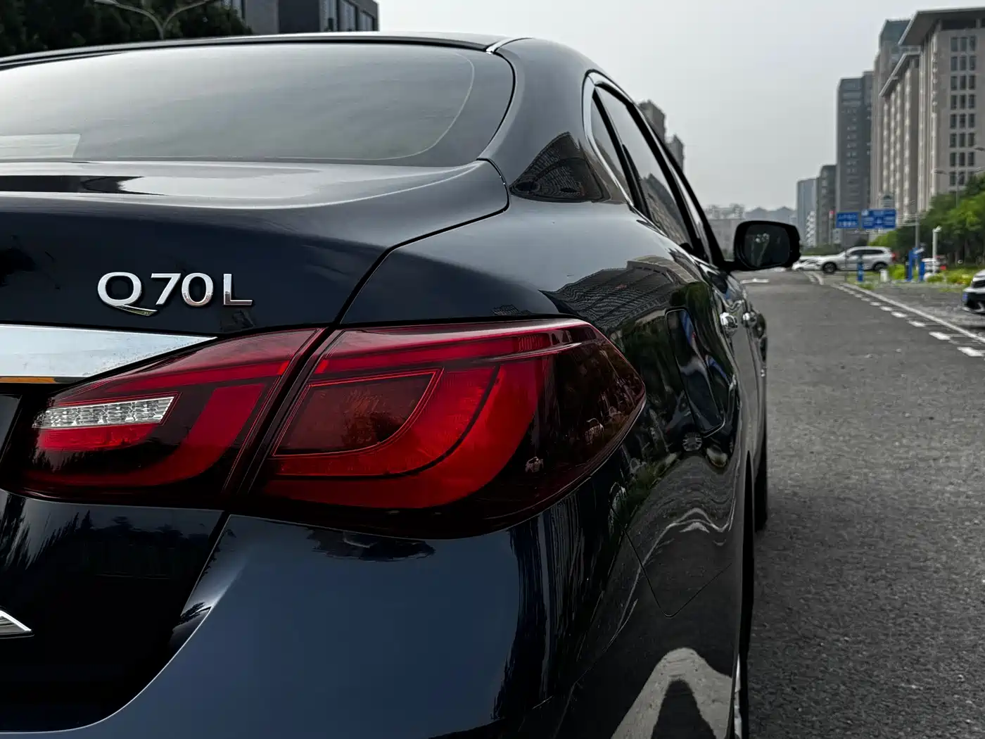 Infiniti Q70 2017 2017 Q70L 2.5L Enjoyment Edition