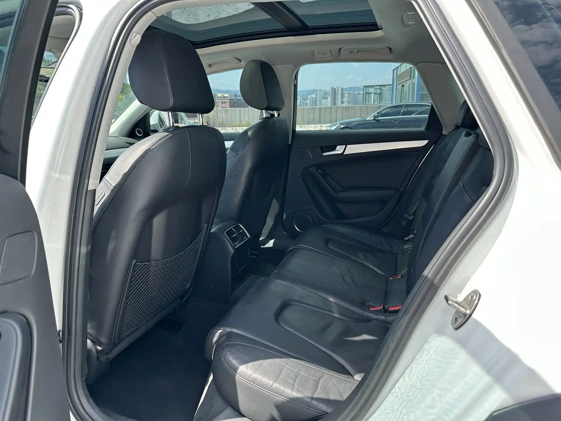 Фото 6 - Audi A4 (Import)