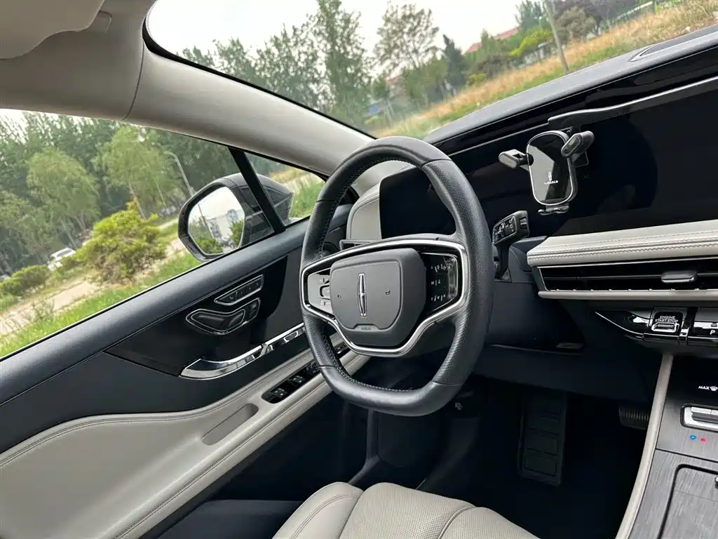 LINCOLN ADVENTURER