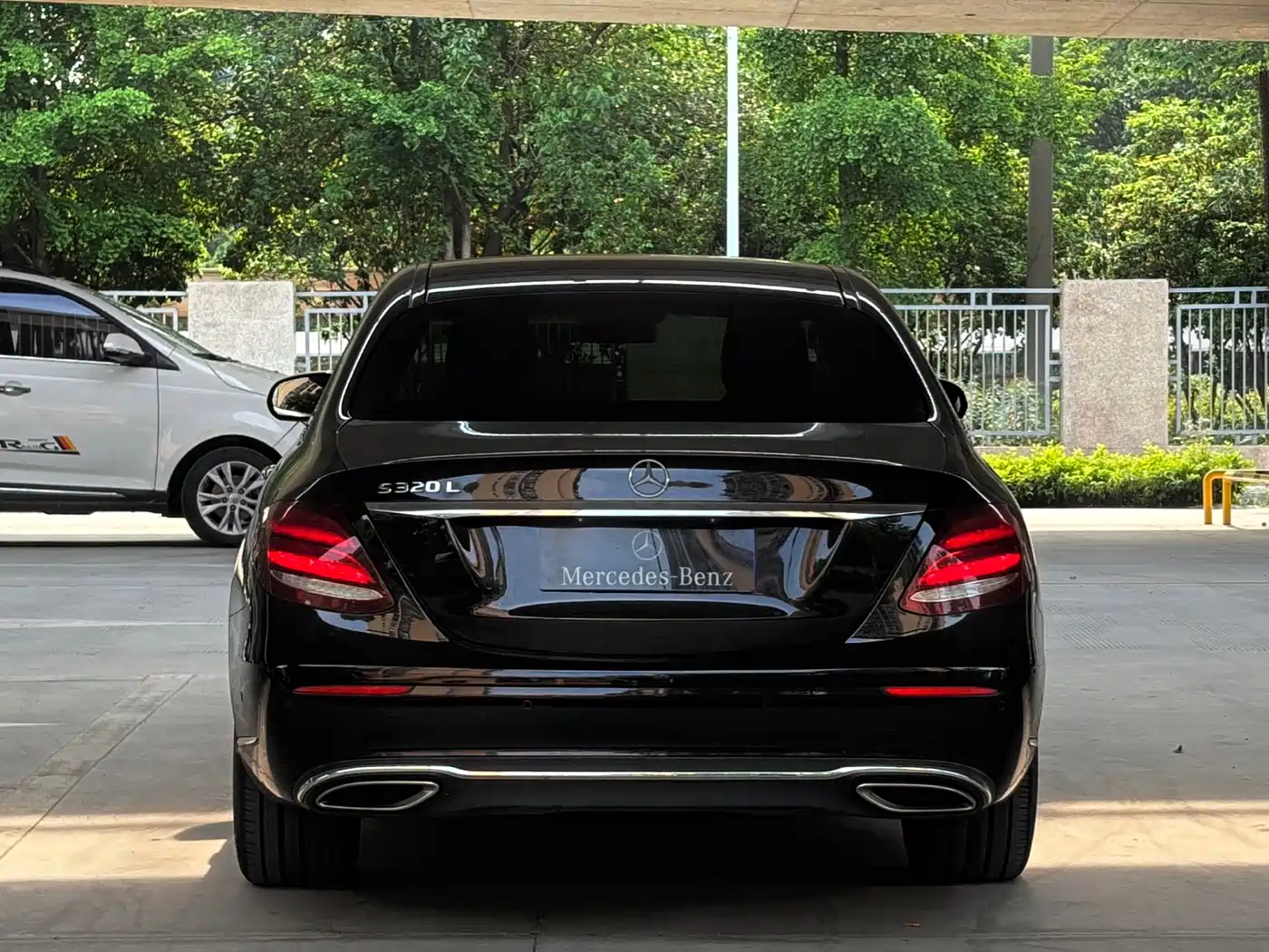 Mercedes-Benz E-Class 2017 Model E 320 L 4MATIC фото 8