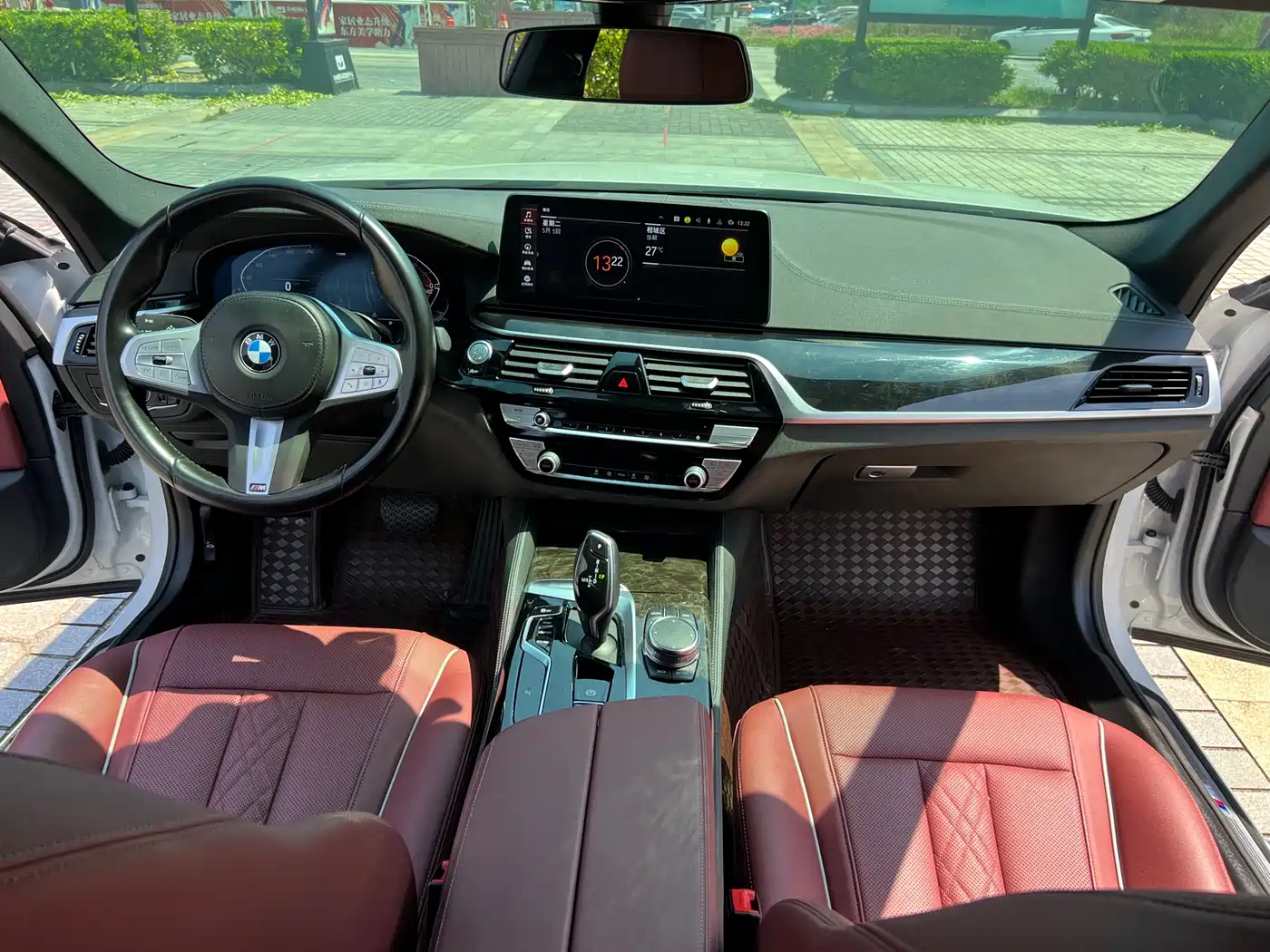 BMW 5 Series 2022 Model Second Facelift 525Li M Sport Package фото 9